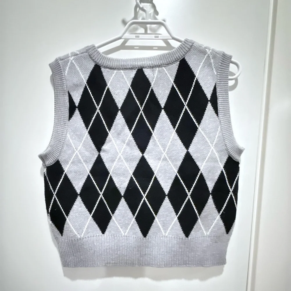 refuge Gray and Black Argyle Knit Sweater Vest - Picture 2 of 4